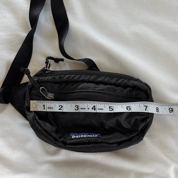 Patagonia Lightweight Travel Mini Hip Pack Black Belt Bag Unisex - Picture 13 of 16